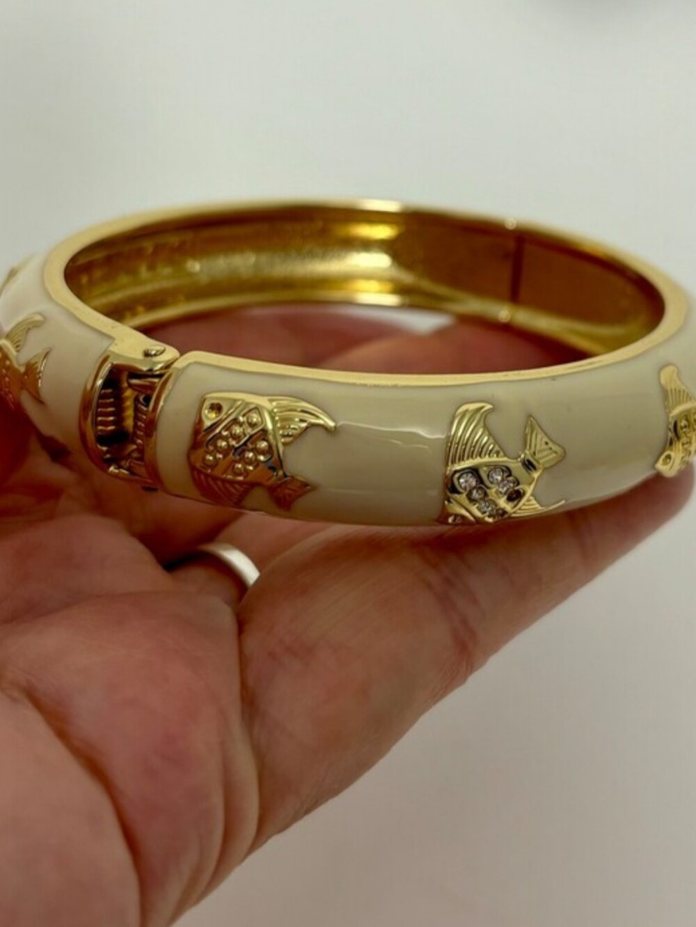 Talbots Cream Enamel Bangle with Gold Starfish Accents - Picture 2 of 7